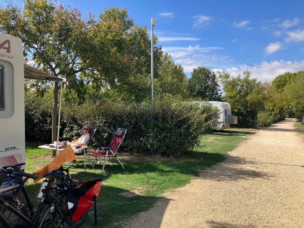 Emplacement de camping - Saint-Martin-de-Crau, l'Arlésienne